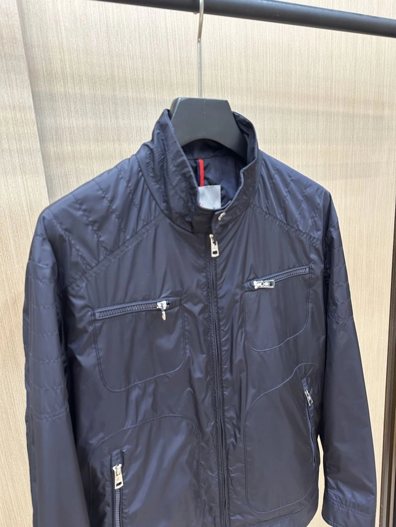 Minimalist Moncler Outwear 140660