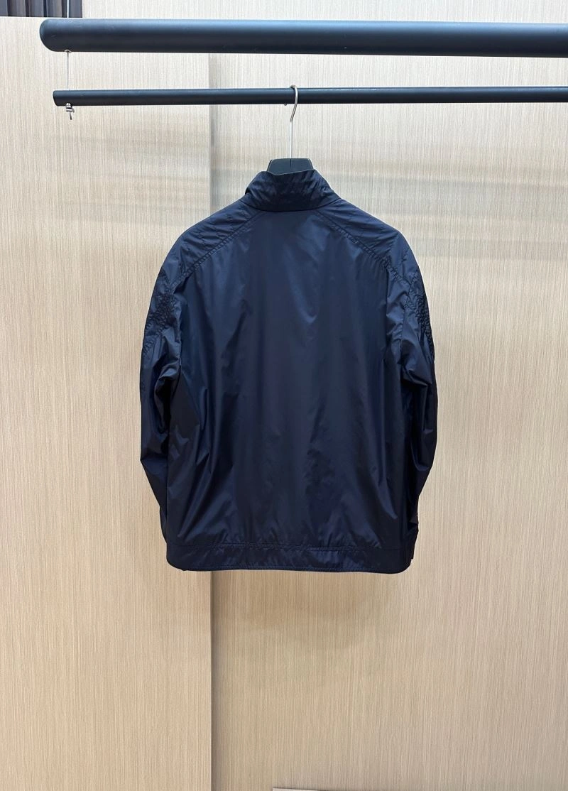 Minimalist Moncler Outwear 140660