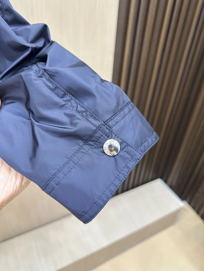 Minimalist Moncler Outwear 140660