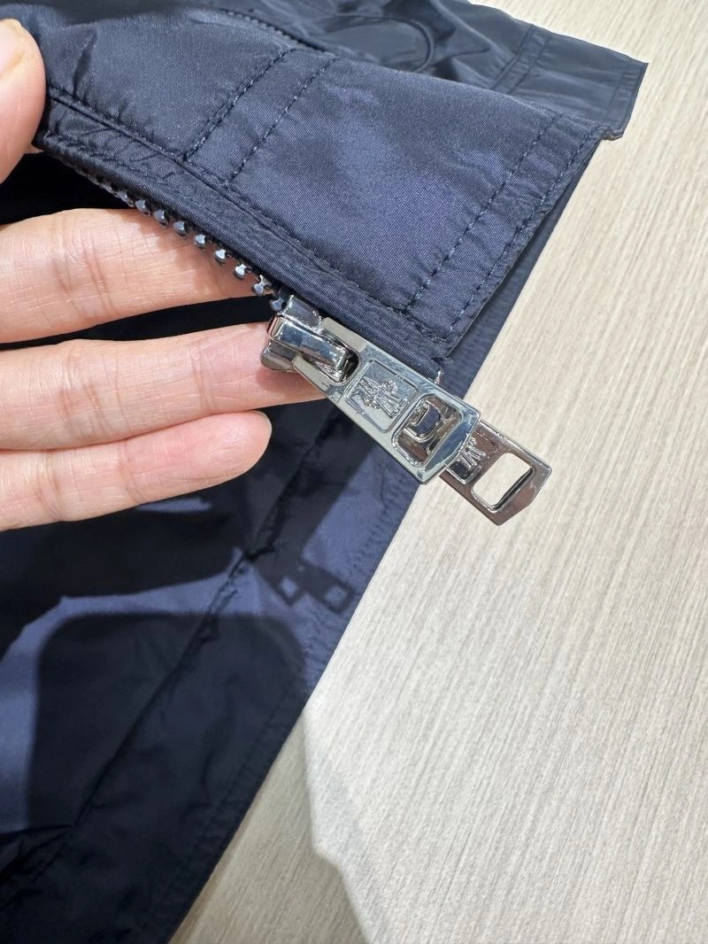 Minimalist Moncler Outwear 140660