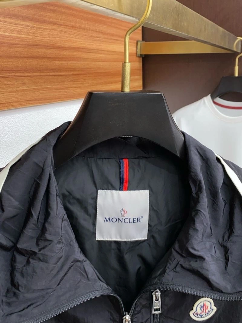 Moncler Outwear WrinkleFree 140654