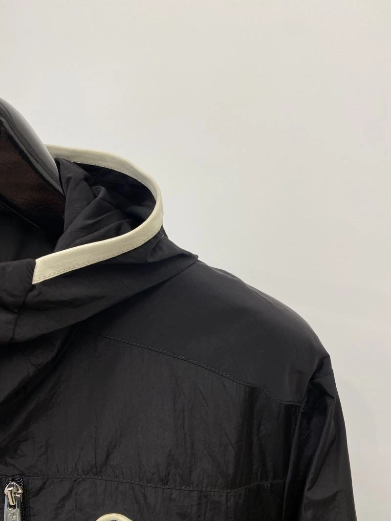 Effortless Moncler Outwear 140652