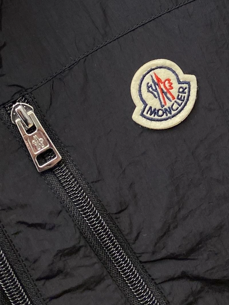 Effortless Moncler Outwear 140652