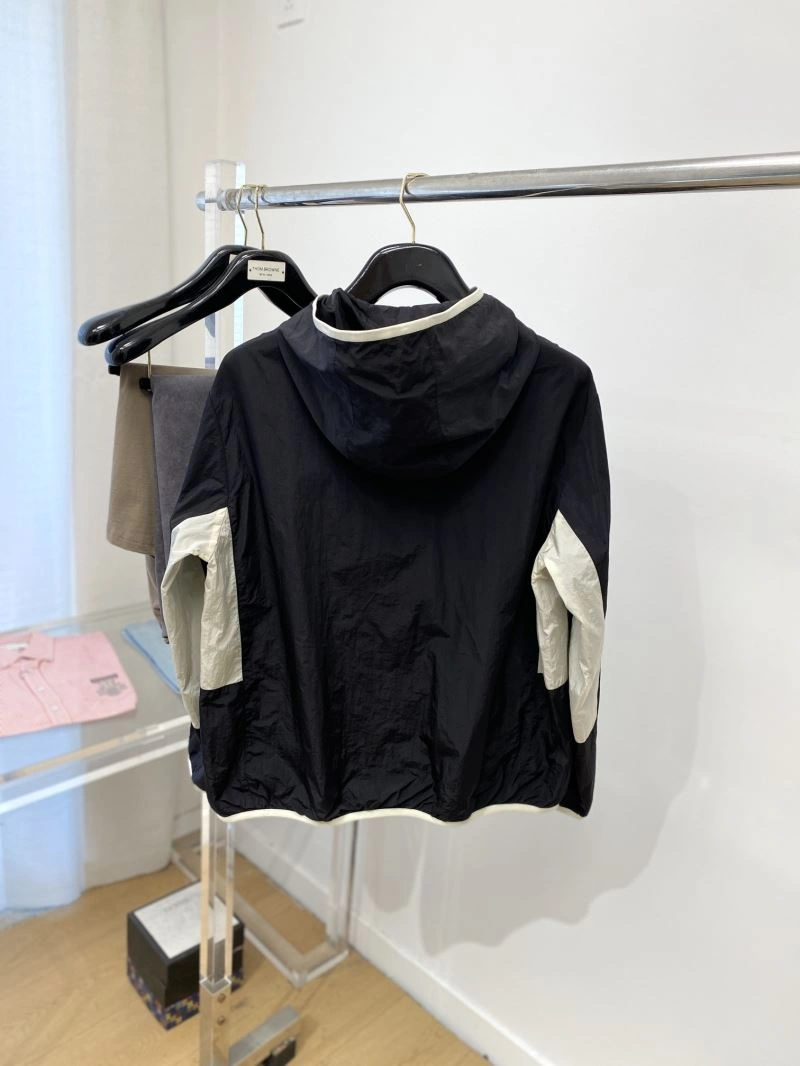 Effortless Moncler Outwear 140652