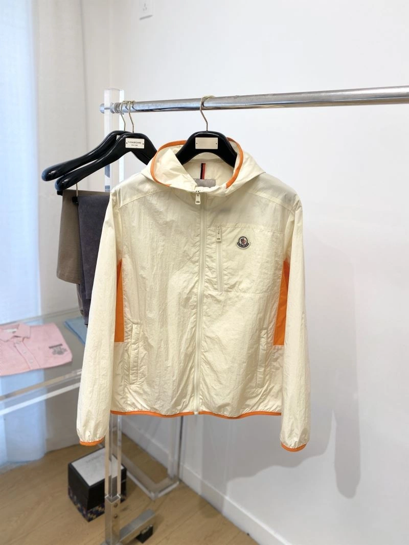 MultiPurpose Moncler Outwear 140639