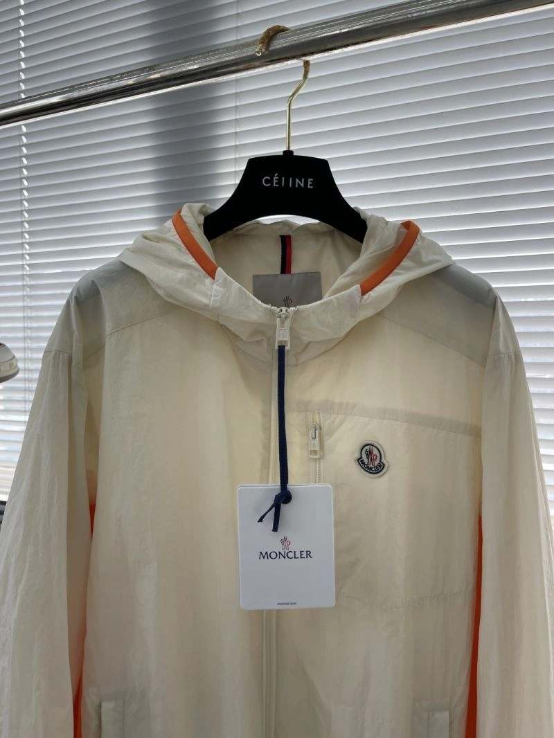 Moncler Outwear Bold 140636