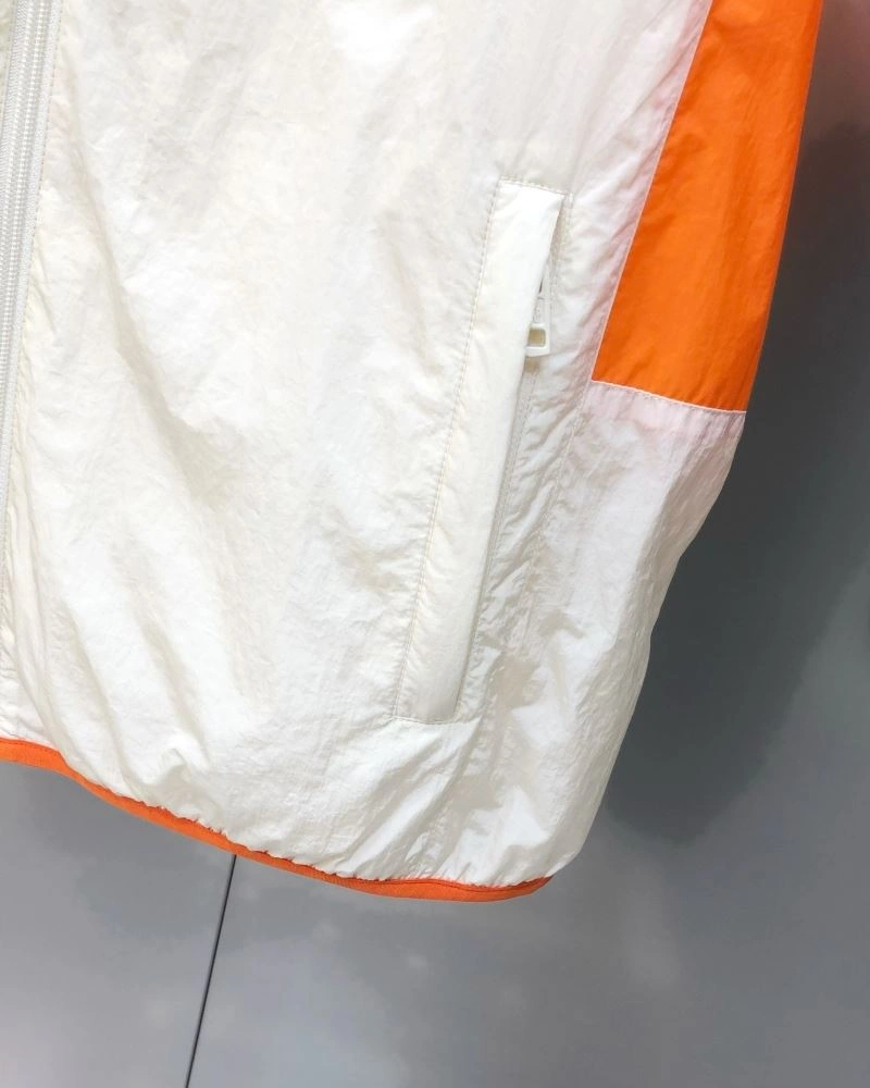 WaterResistant Moncler Outwear 140644