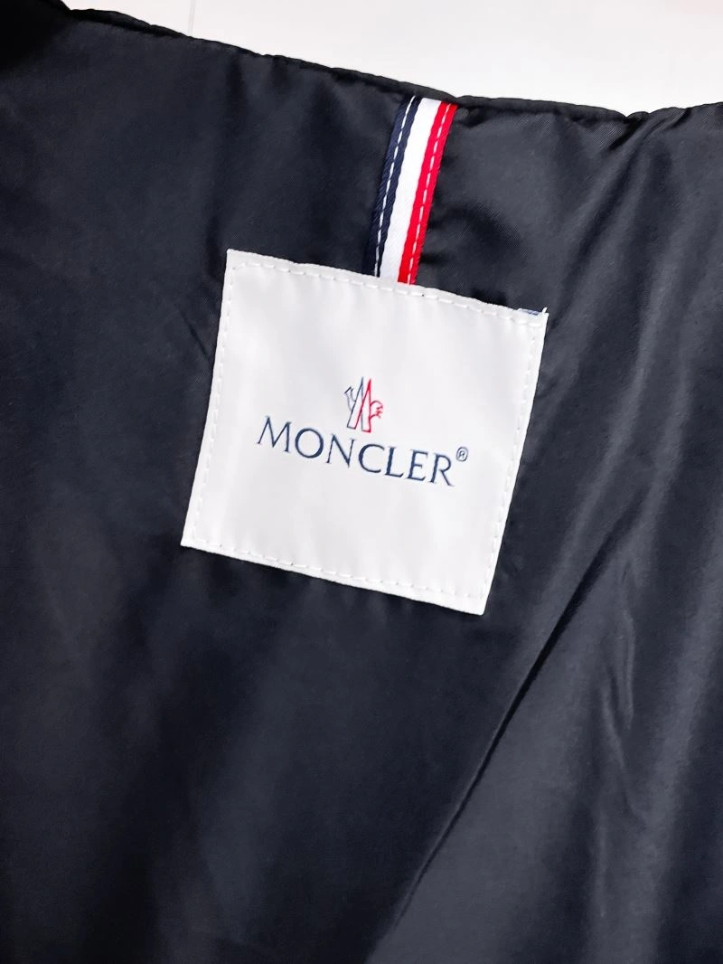 GoAnywhere Moncler Outwear 140633