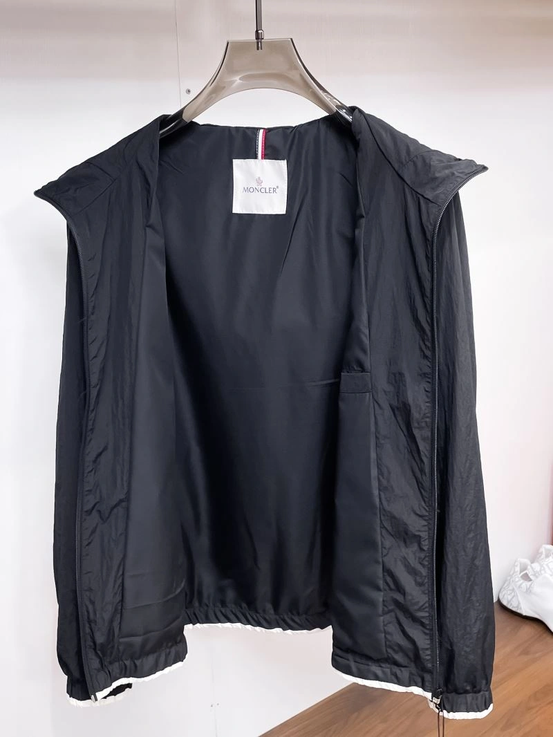 GoAnywhere Moncler Outwear 140633