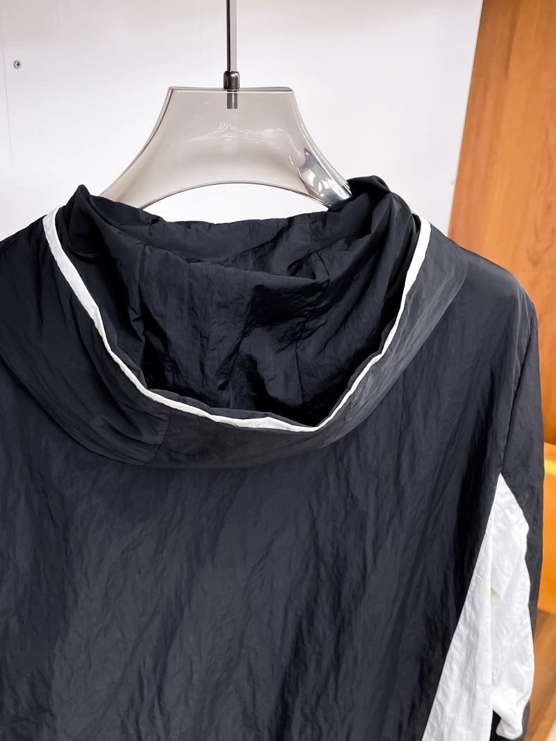 GoAnywhere Moncler Outwear 140633