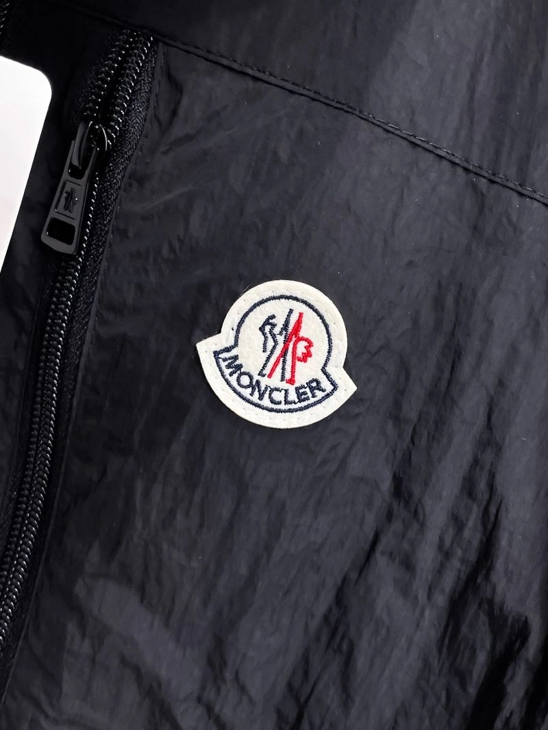 GoAnywhere Moncler Outwear 140633