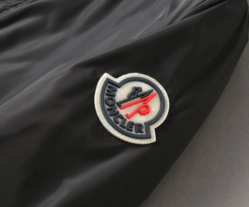Moncler Outwear EyeCatching 140645