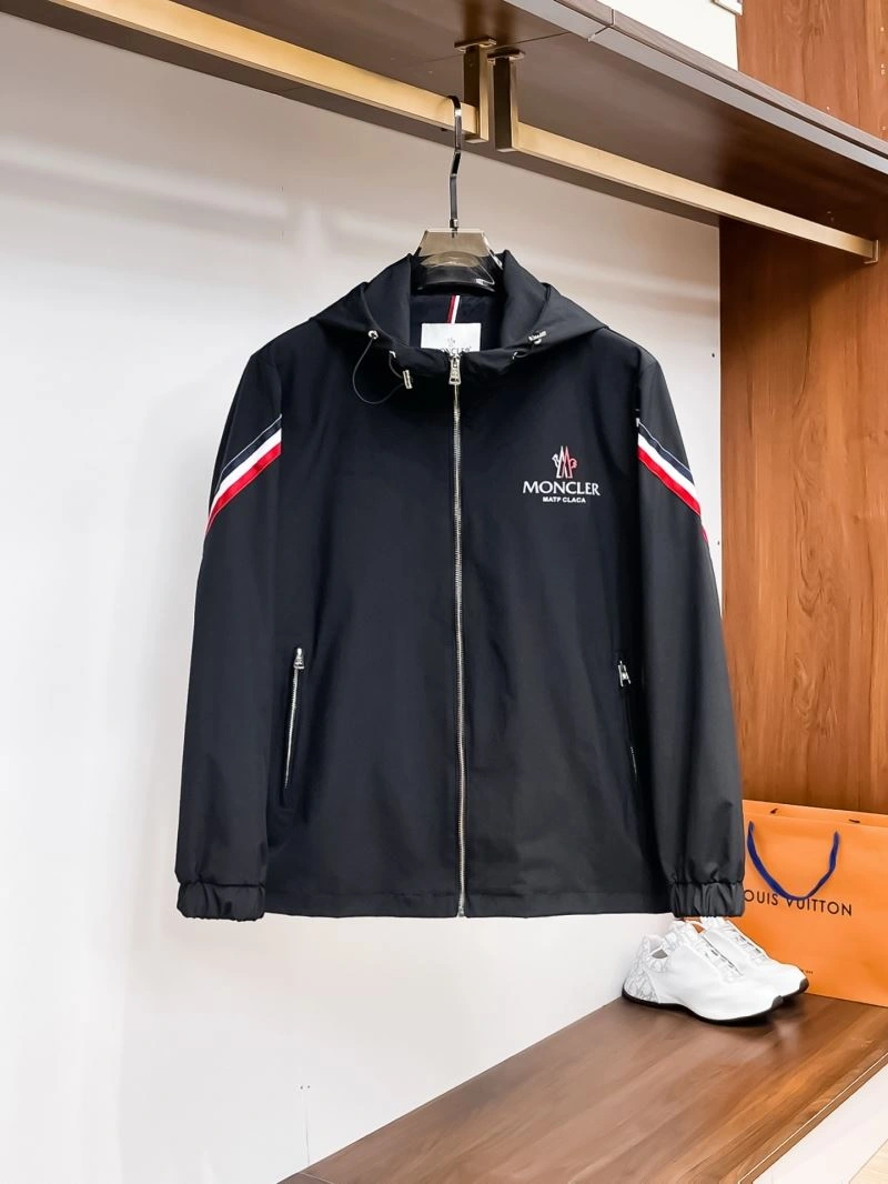 Moncler Outwear Effortless 140692