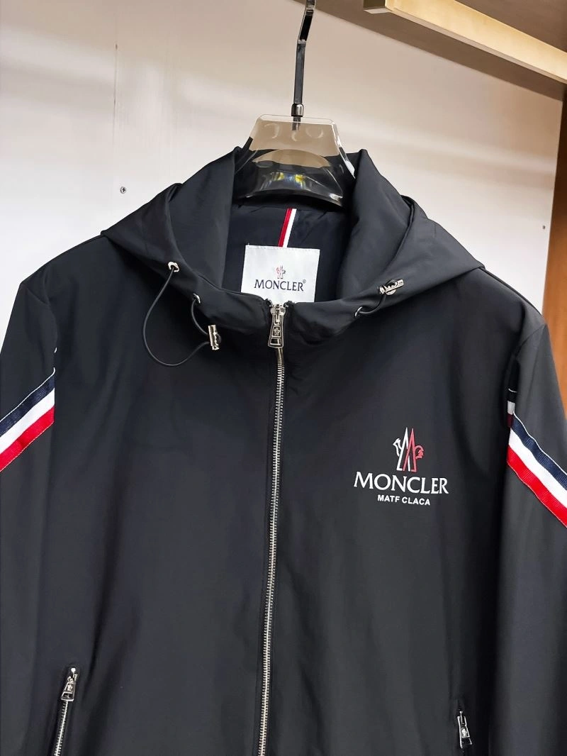 Moncler Outwear Effortless 140692