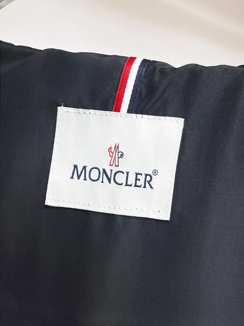 Moncler Outwear Effortless 140692