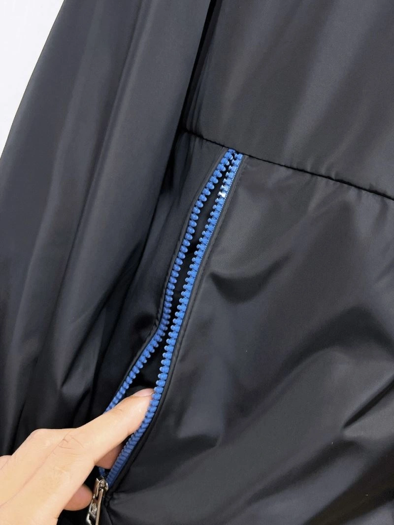 Minimalist Moncler Outwear 140650