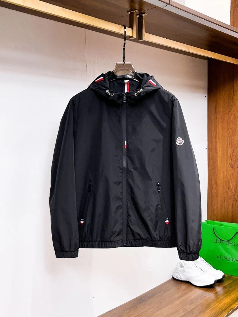Moncler Outwear Lightweight 140634