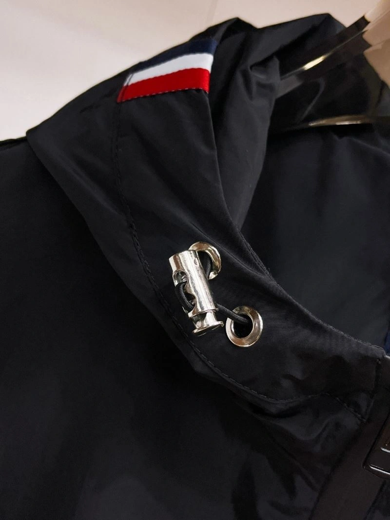 Moncler Outwear Lightweight 140634