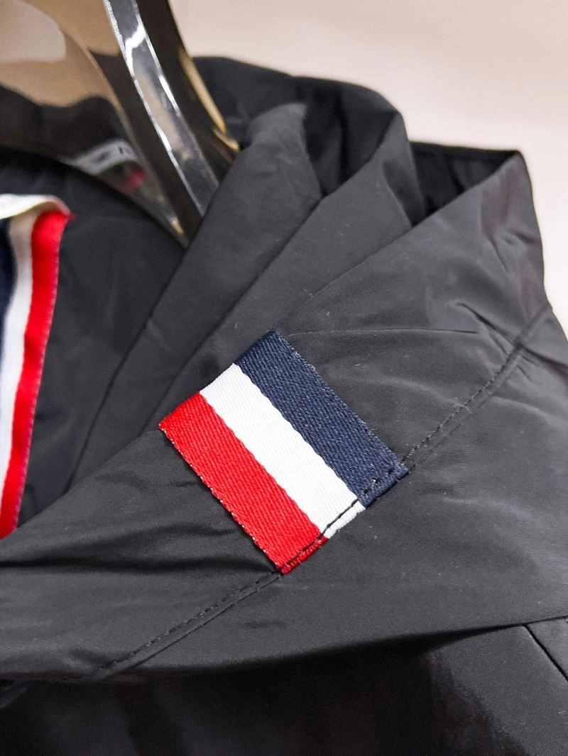 Moncler Outwear Lightweight 140634