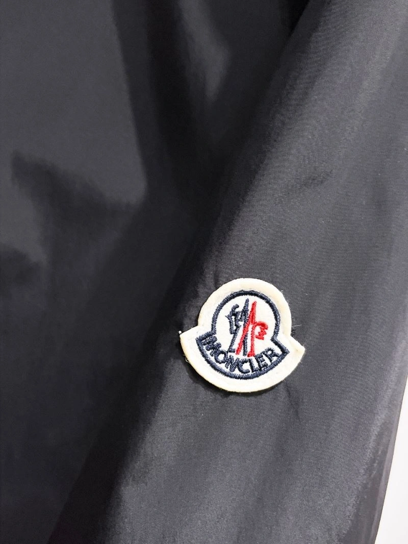 Moncler Outwear Lightweight 140634