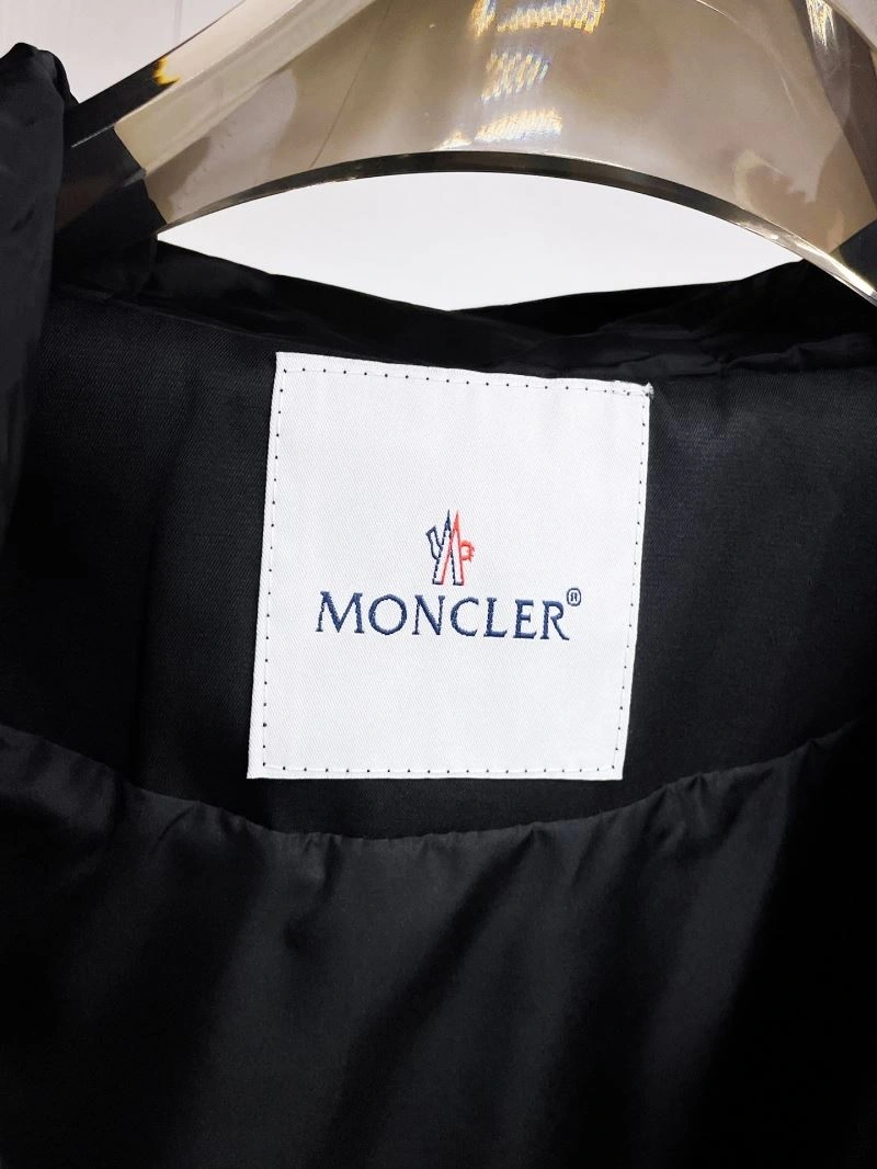 MultiPurpose Moncler Outwear 140651