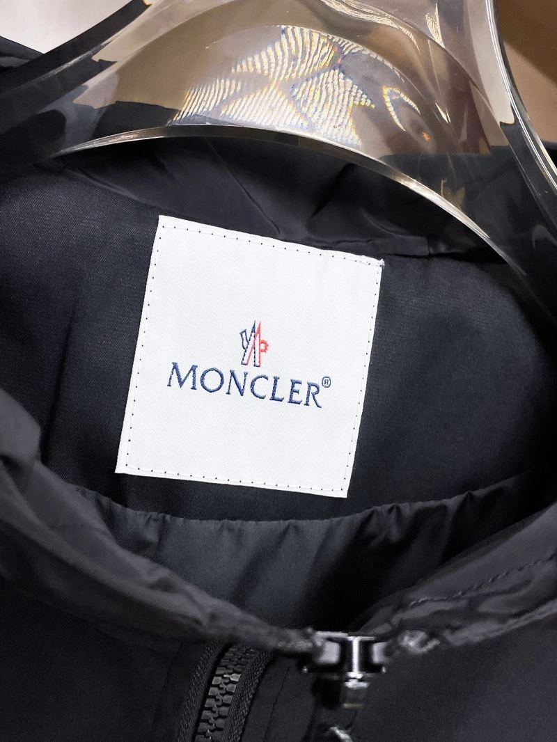 MultiPurpose Moncler Outwear 140651