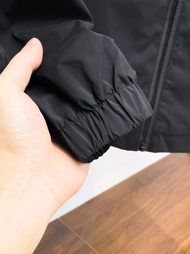 Bold Moncler Outwear 140638