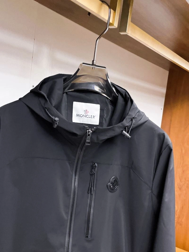 Bold Moncler Outwear 140638