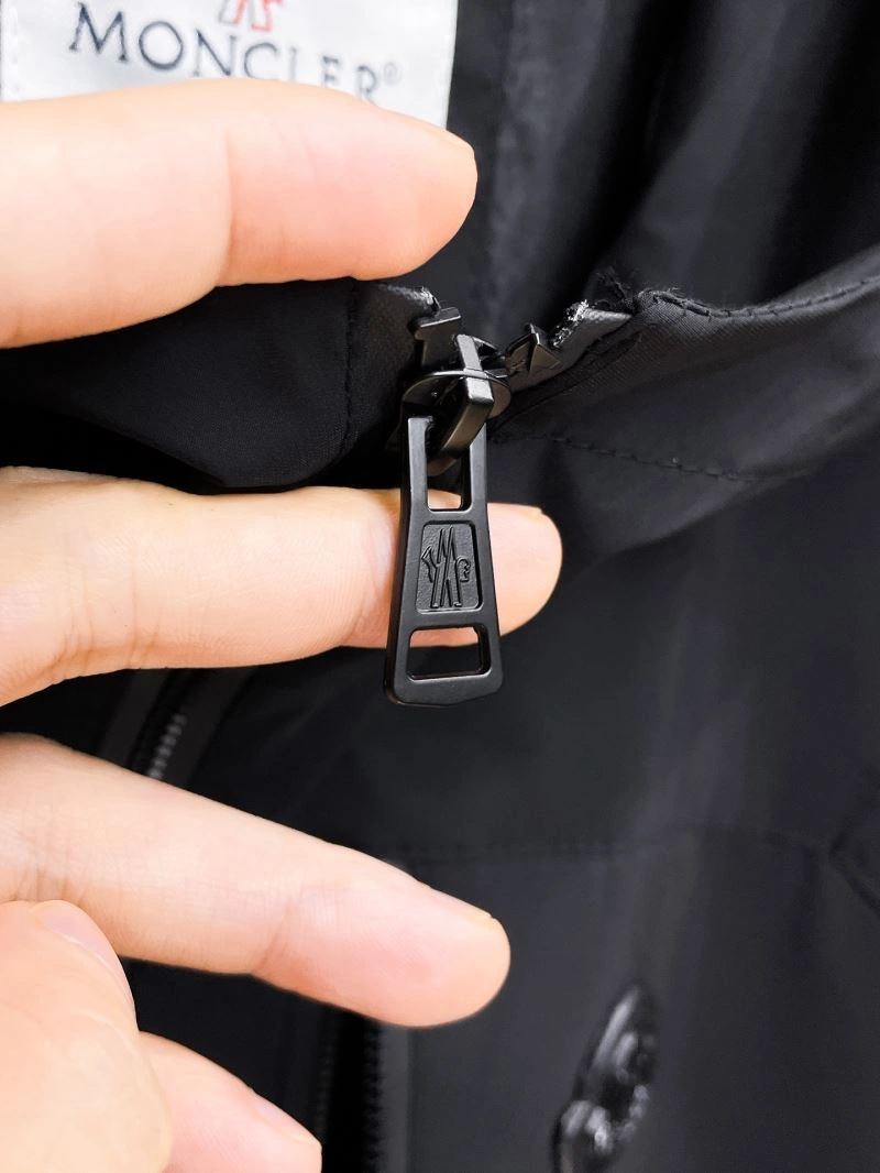 Bold Moncler Outwear 140638