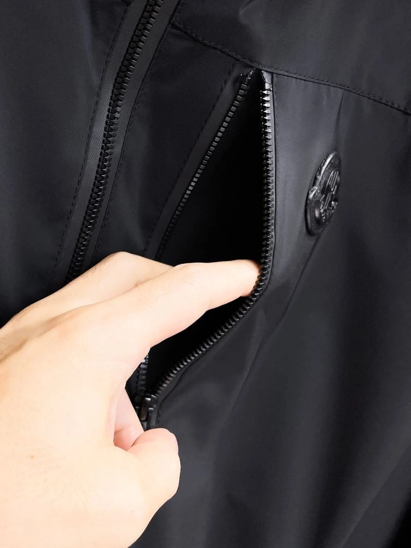 Bold Moncler Outwear 140638