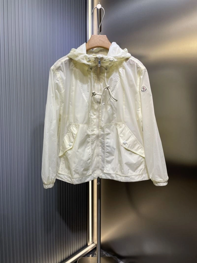Stretchable Moncler Outwear 140625