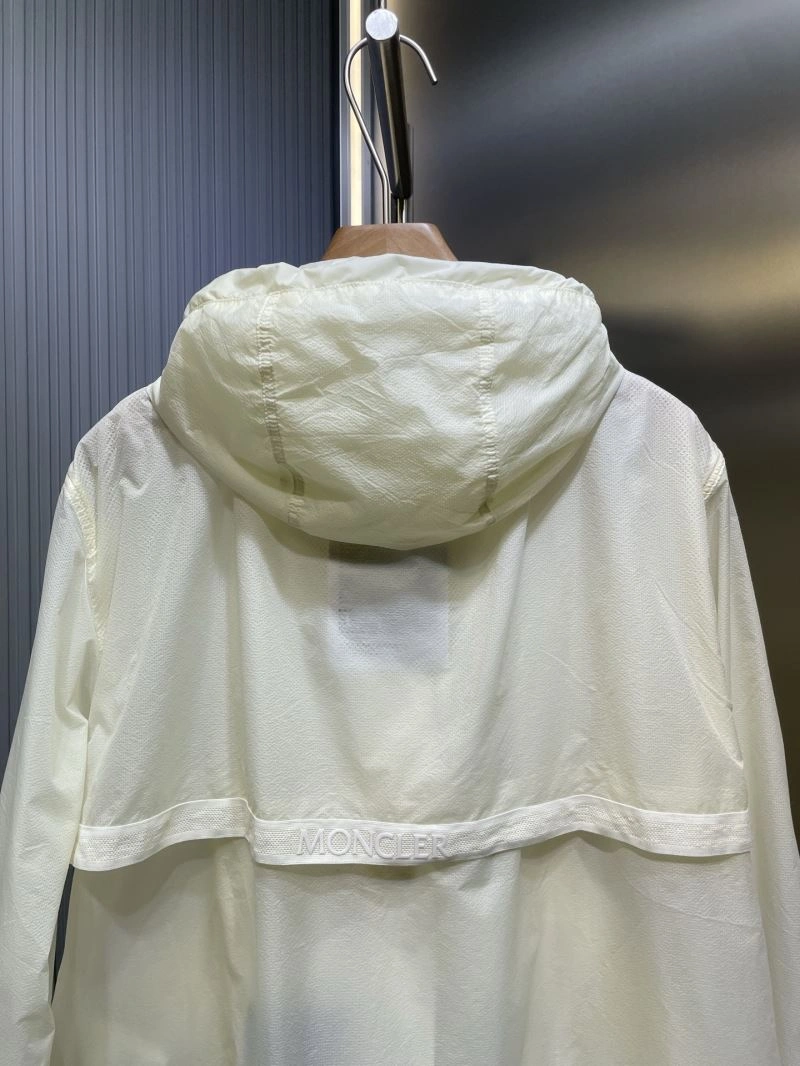 Stretchable Moncler Outwear 140625