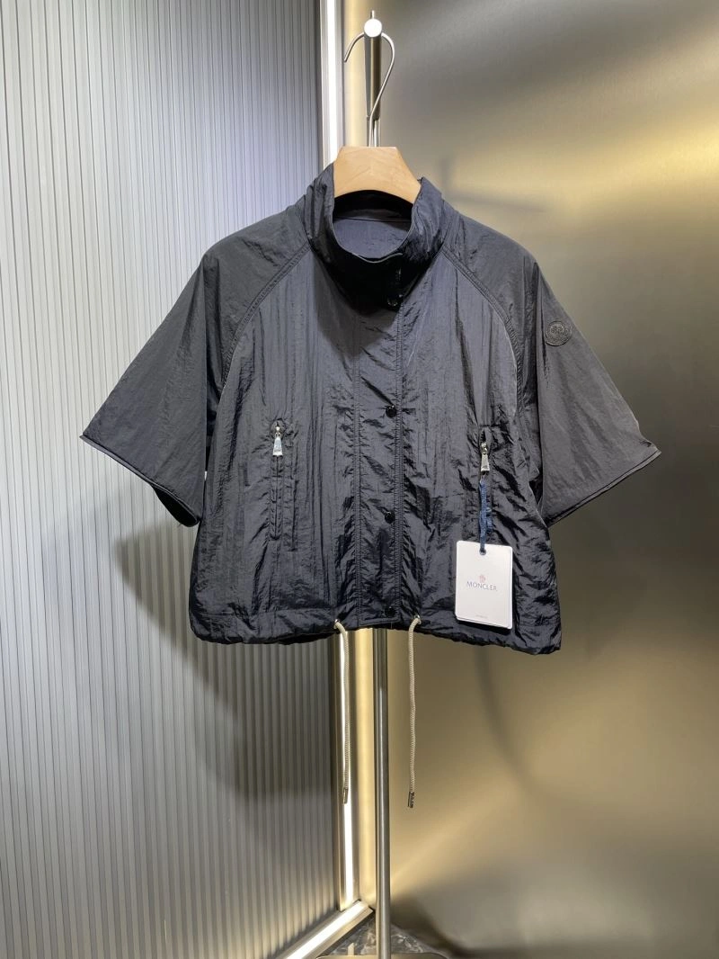 Moncler Outwear WeatherProof 140641
