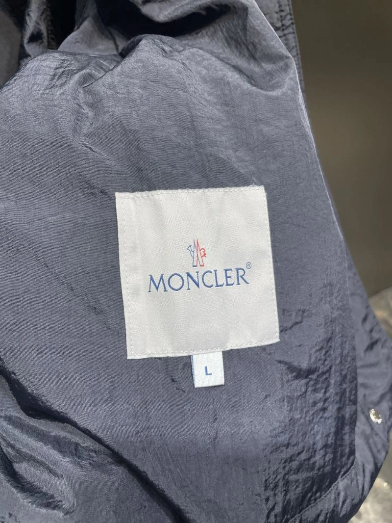 Moncler Outwear WeatherProof 140641