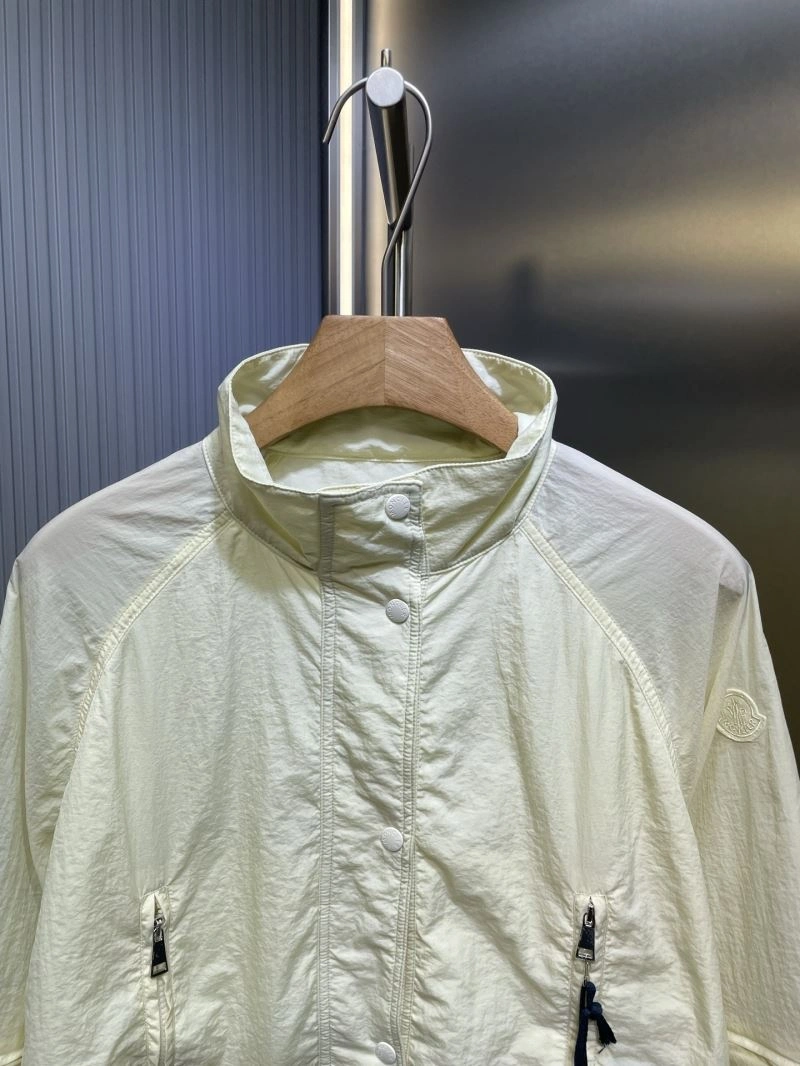 Moncler Outwear OnTrend 140631