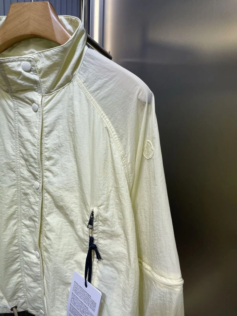 Moncler Outwear OnTrend 140631