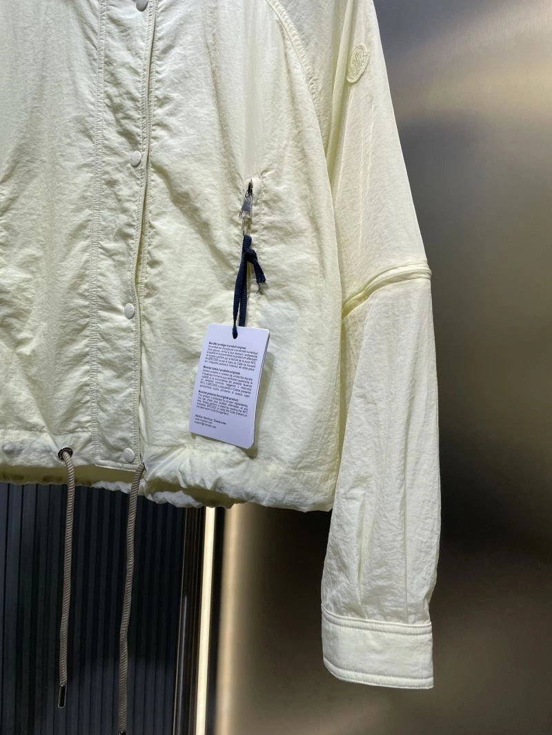 Moncler Outwear OnTrend 140631