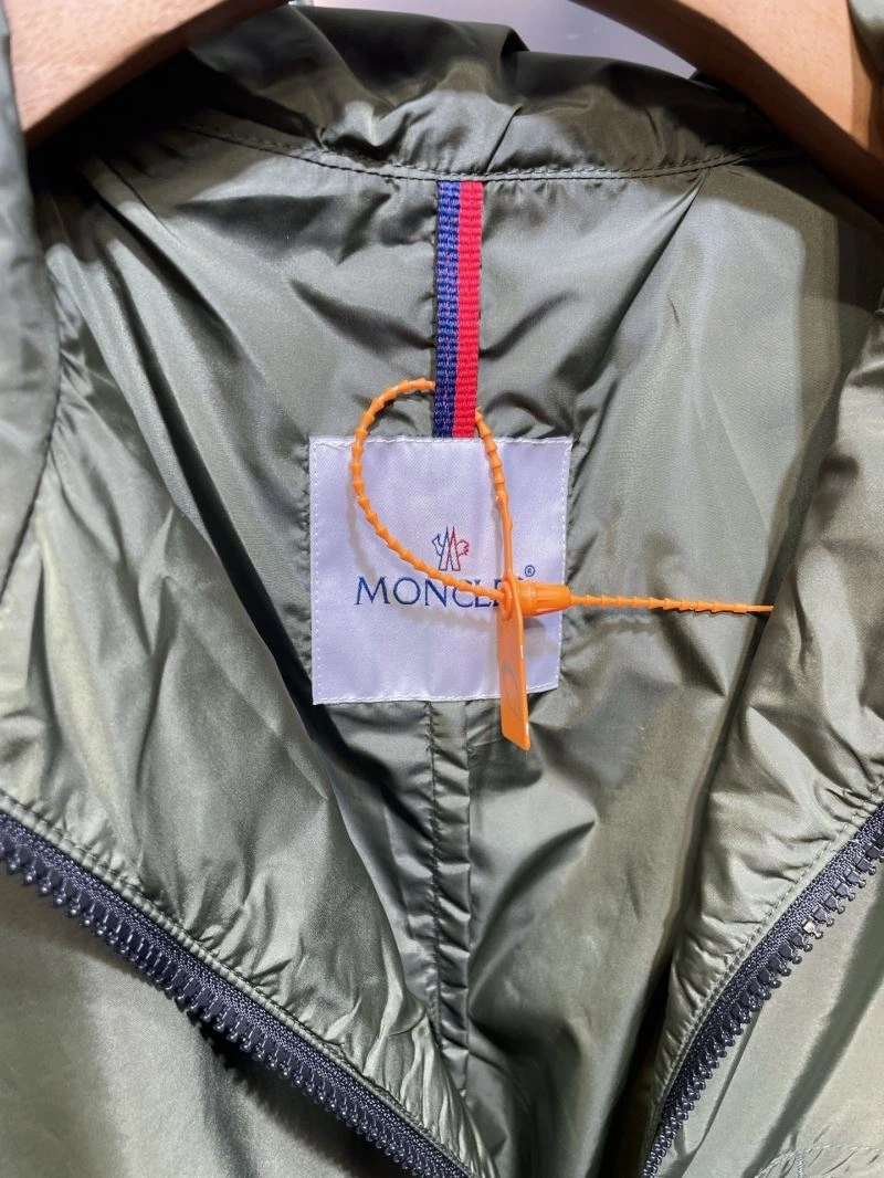 Comfortable Moncler Outwear 140621