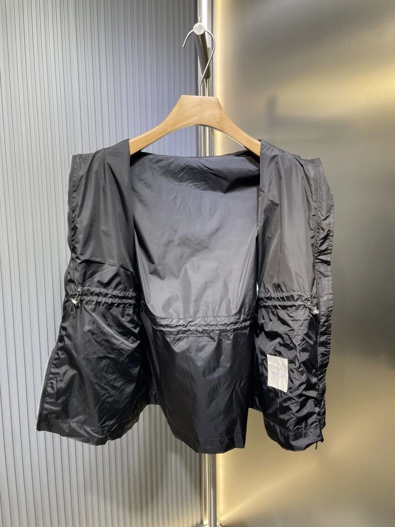 Moncler Outwear Compact 140620