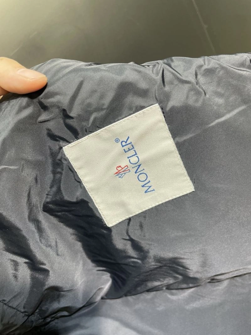 Moncler Outwear Compact 140620