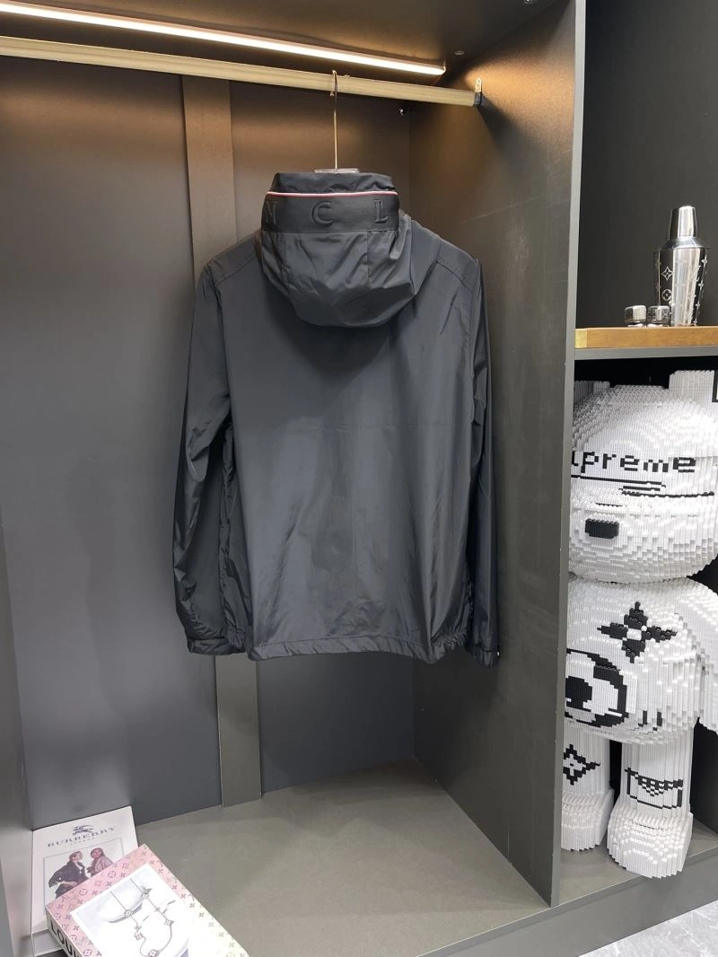 WaterResistant Moncler Outwear 140293