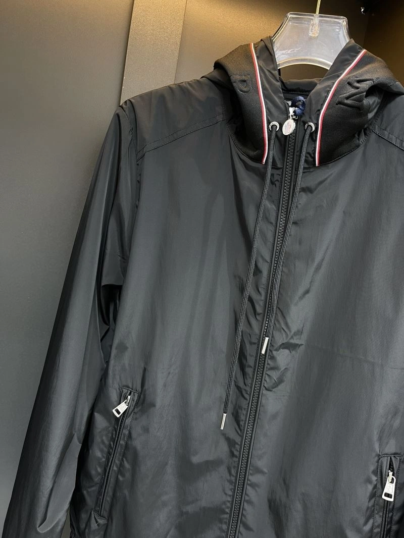 WaterResistant Moncler Outwear 140293