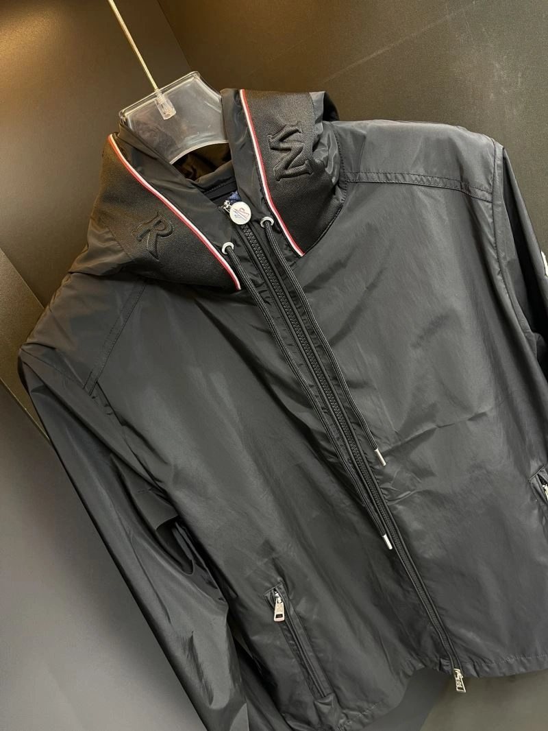 WaterResistant Moncler Outwear 140293