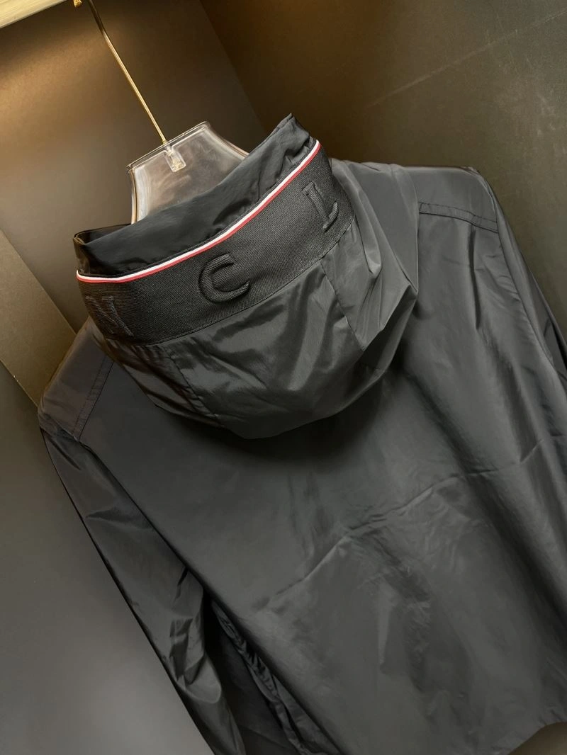 WaterResistant Moncler Outwear 140293