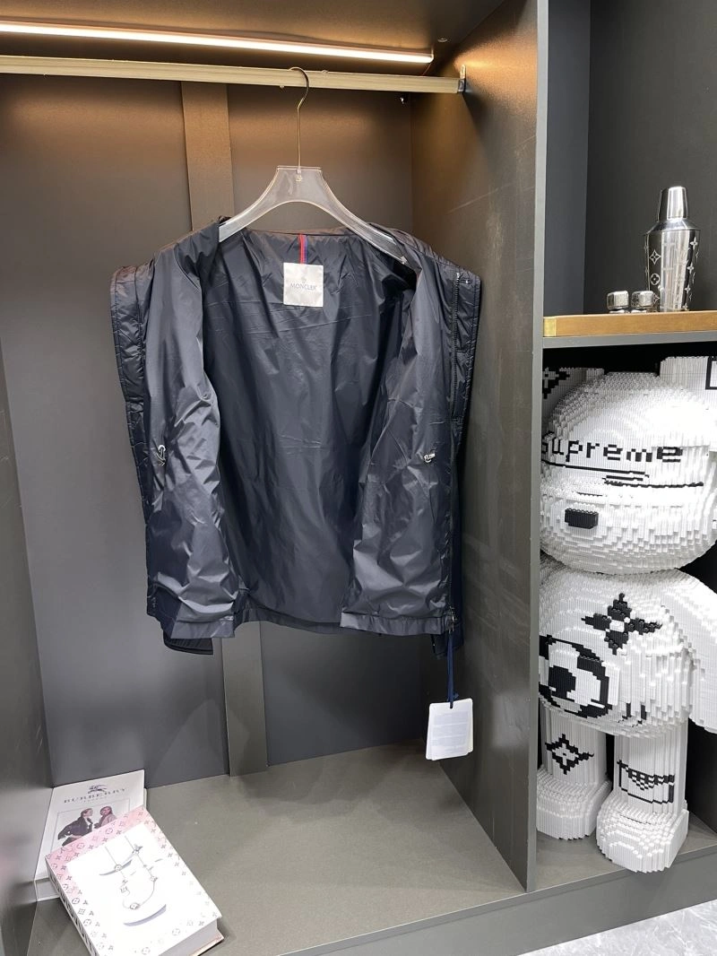 Moncler Outwear Stylish 140298