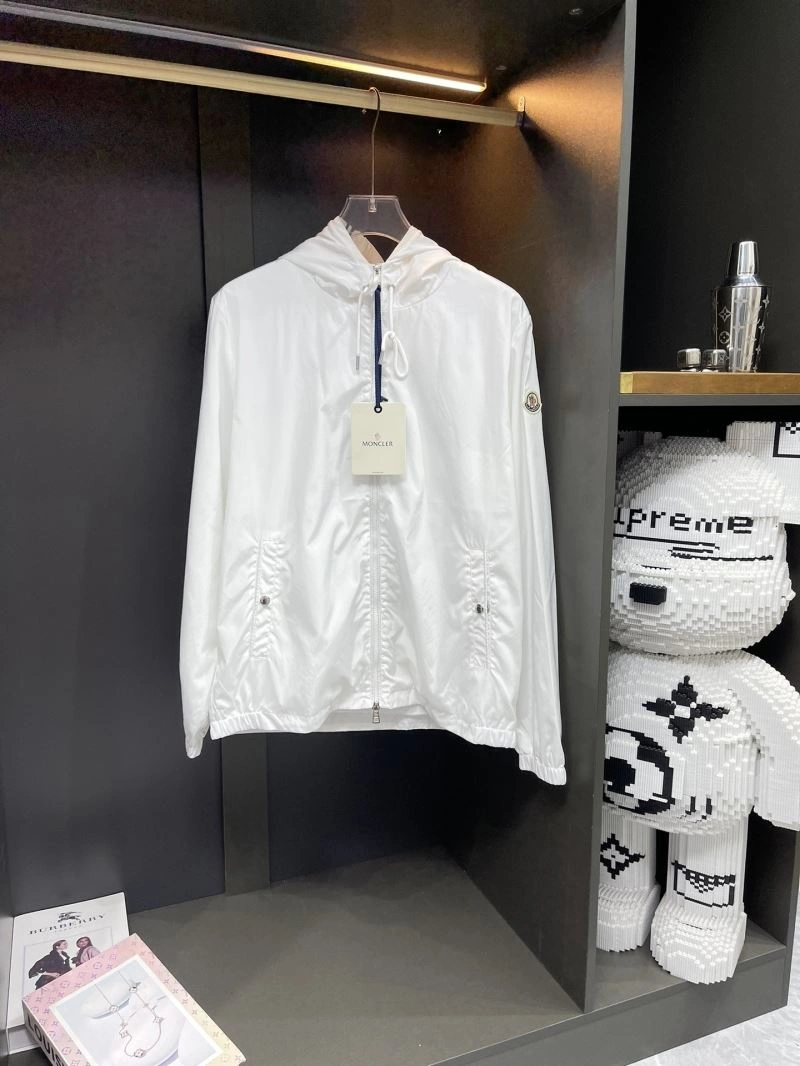 Moncler Outwear Vibrant 140285