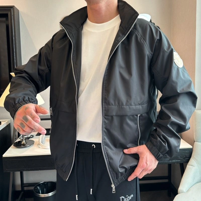 Moncler Outwear Lightweight 140303