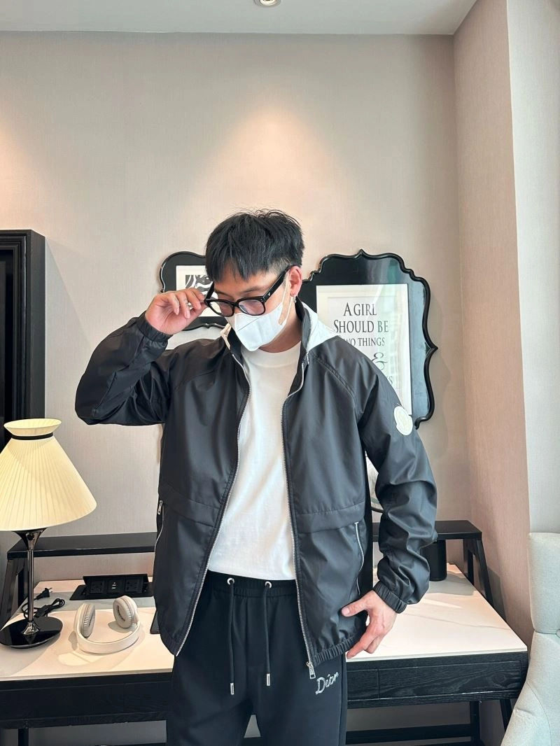 Moncler Outwear Lightweight 140303