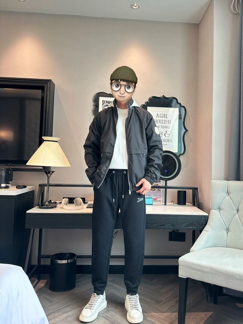 Moncler Outwear Lightweight 140303
