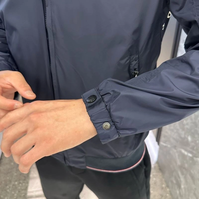 Unique Moncler Outwear 140279